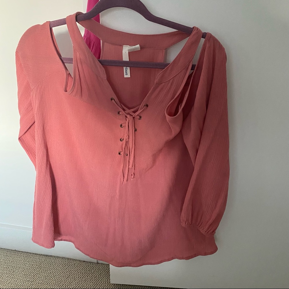 Off the shoulder tie up shirt
